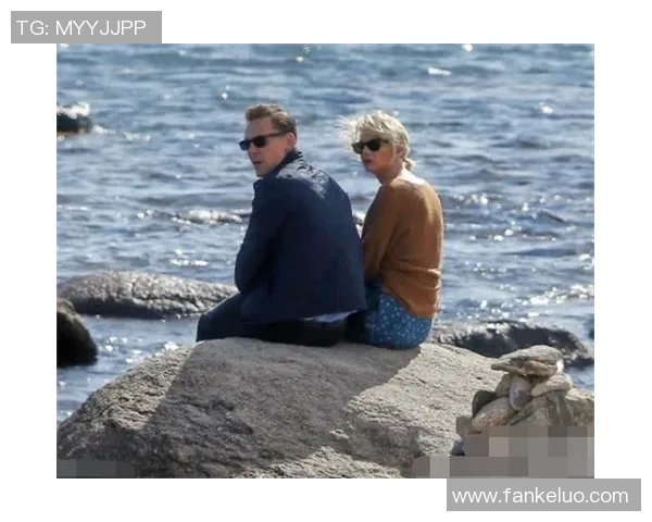 足球明星男神亲密接吻瞬间曝光引发热议粉丝心碎还是祝福